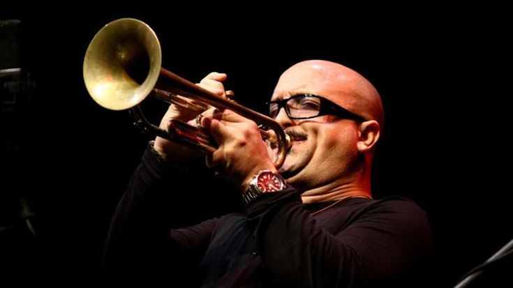 Falzone suona Miles Davis: “Il mio omaggio allo sciamano”