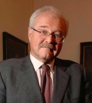 Telecom, il garante Cardani sfida l'Ue: <br />"E' giusto ridurre il fitto della rete"