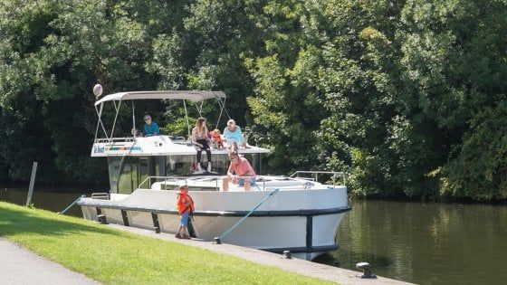 Navigare una settimana in “houseboat”: un modo diverso per scoprire l’Irlanda