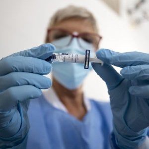 Palermo, influenza: è caccia al vaccino. No dei pediatri, ressa all'Asp