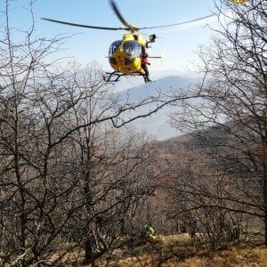 Cade col parapendio a Palanzano: trasportato in ospedale in gravi condizioni