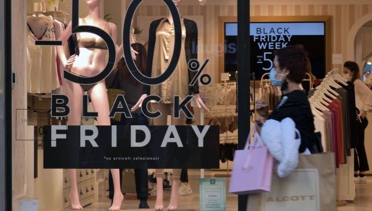 Black Friday a Palermo, ressa ai negozi ma affari in calo