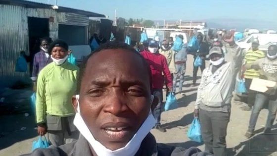 Agricoltura, Provenzano: "Sì ai migranti ma con contratto e salario dignitoso". E al sud parte la campagna del sindacalista Soumahoro