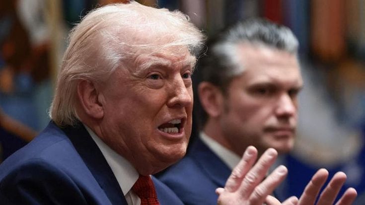 Trump minaccia ma poi apre all’Iran: “Potrei prendermi il petrolio, l’ultimatum slitta al 6 aprile”