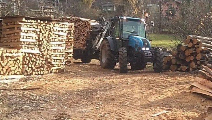  Varallo Sesia, colpito da un ramo  mentre stava facendo la legna 