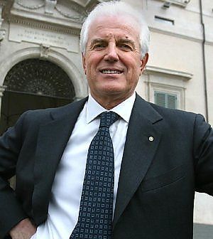 Benetton: "L'Italia cresce e noi più forti all'estero. Autostrade farà shopping"