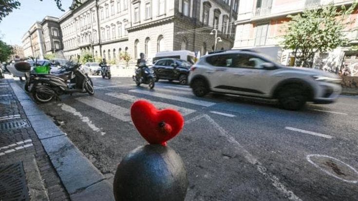 Napoli 14 vittime della strada nel 2026. Comitati e associazioni: “Nessuno rispetta dossi e strisce”