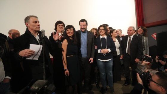 Salvini a Palermo apre il tour al Sud: "Musumeci? C'è ancora troppo passato"