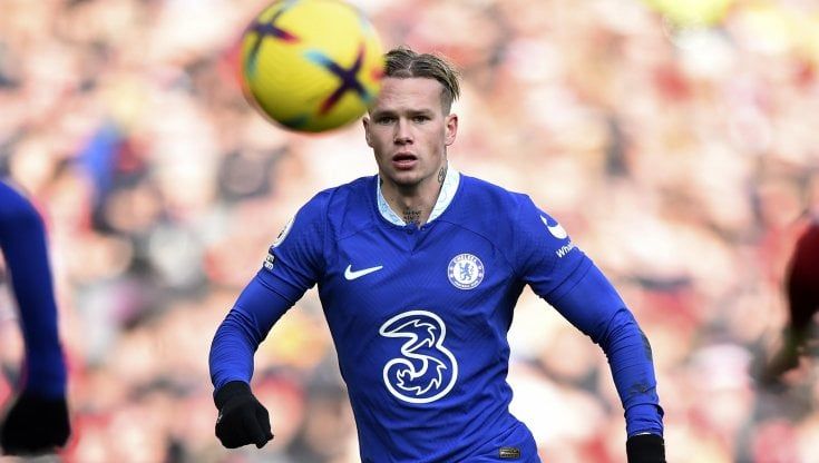 Calcio, 71 mila giocatori hanno cambiato paese per il pallone. Spesi 6,5 miliardi, la metà per i cento migliori talenti