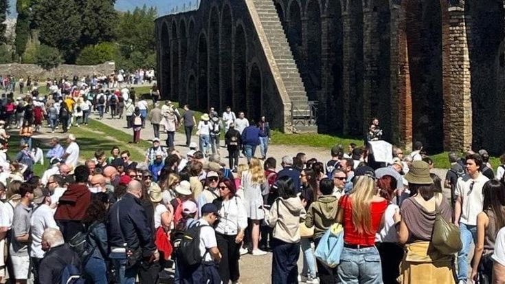 Pompei, biglietti per il Parco archeologico nella stazione Eav di piazza Garibaldi a Napoli