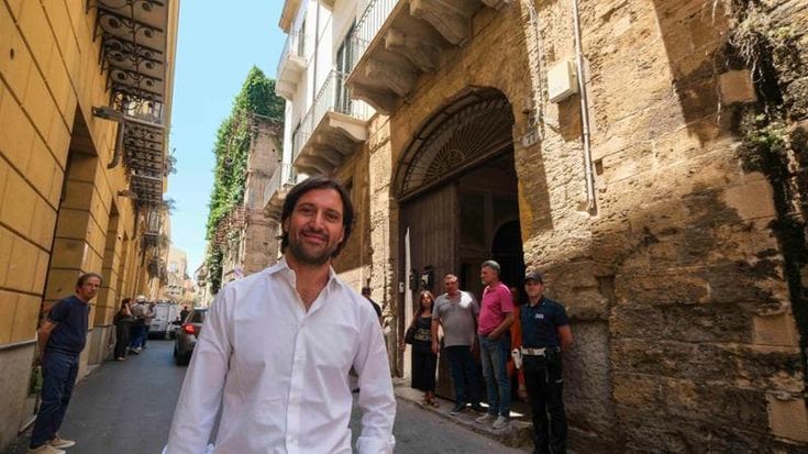 La denuncia di Ferrandelli: “Picchiati da un ex detenuto che era stato messo alla prova”
