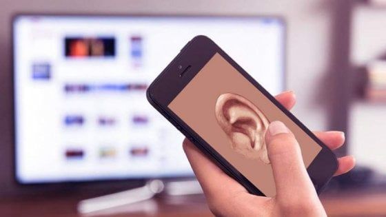 Smartphone e assistenti virtuali ci ascoltano di nascosto?