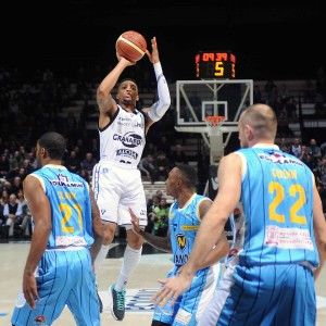 La Virtus peggiore dell'anno si fa metter sotto da Cremona