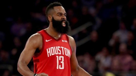 Basket, Nba: Harden da paura, 61 punti al Madison Square Garden