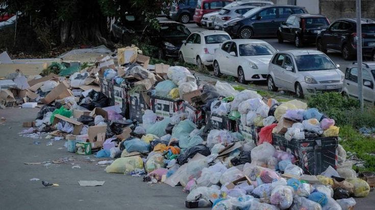 A Palermo nuovo allarme rifiuti, ma la maggioranza litiga sulla Rap