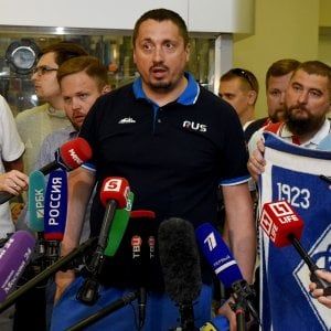 Russia, leader ultrà espulso va allo stadio: fermato