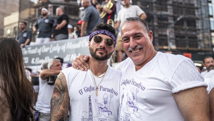 New York, l'alzata di San Paolino per la Festa del Giglio di Nola