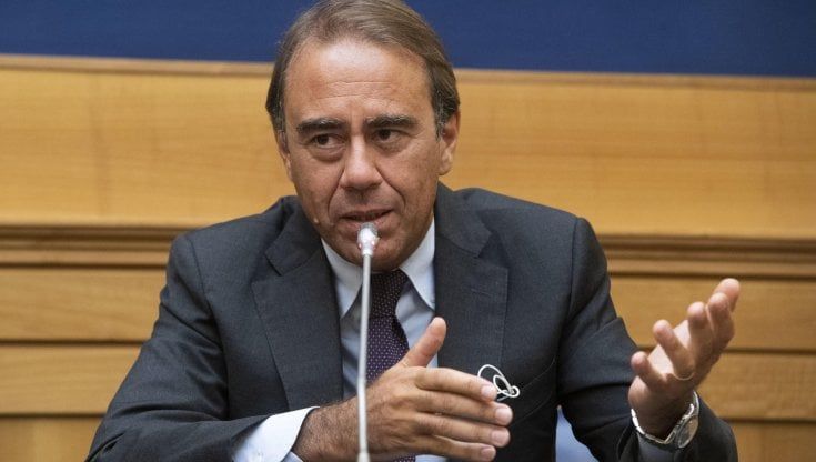 Andrea Cangini lascia Forza Italia: "Il no a Draghi incompatibile con la mia permanenza"