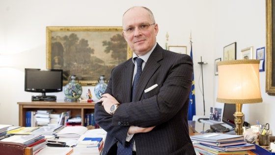 Coronavirus, la destra all'attacco di Ricciardi: "Insulta Trump e non è dell'Oms. Deve dimettersi"
