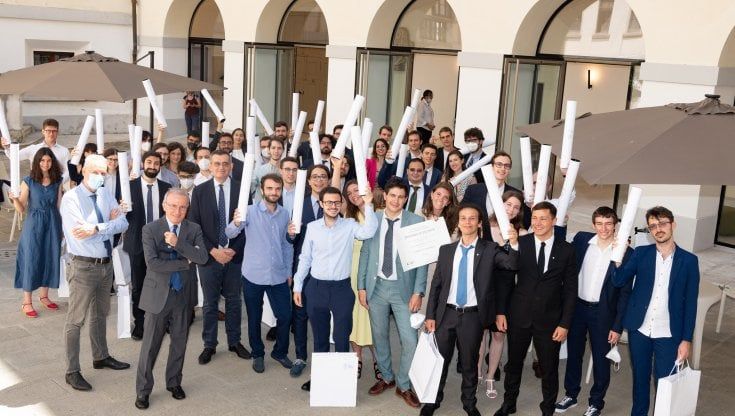 Intervista al direttore della Scuola Normale di Pisa,  Ambrosio: “Vanno bene eccellenza e competizione ma tutti i nostri allievi  devono arrivare alla meta”