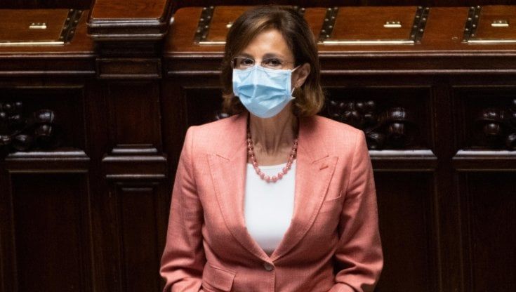 Cartabia:  “Farò di tutto per salvare giuriste e magistrate afghane"