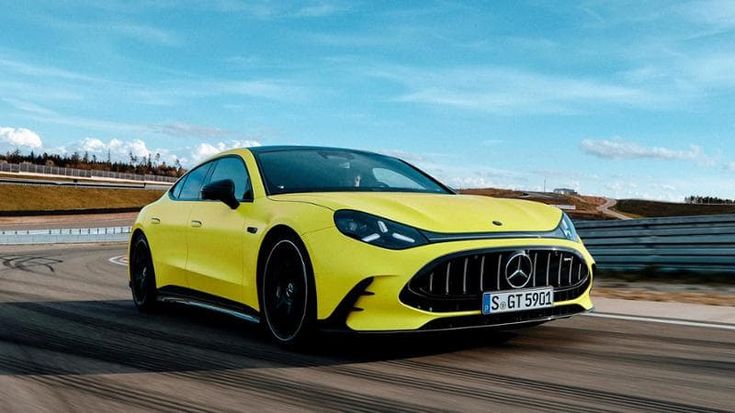 Mercedes-AMG GT 4-Door Coupé, debutta la hypercar elettrica da 1.169 Cv e soluzioni da gara
