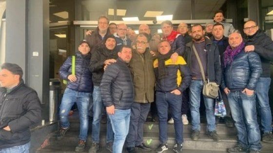 Napoli, Sandro Ruotolo visita gli operai Whirlpool 