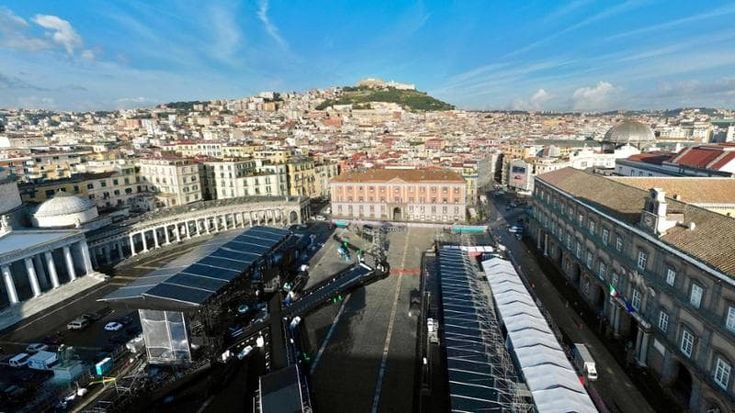 X Factor a Napoli. Giorgia: “Mi riporta a Pino Daniele”. Ospiti: Robbie Williams e Gigi D’Alessio