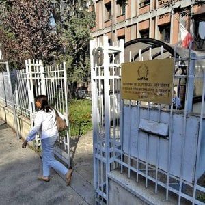 Tensione durante le assunzioni dei maestri a Torino, arriva la Digos