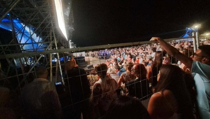 Le persone con disabilità stipate in un angolo, il triste concerto di San Vito Lo Capo