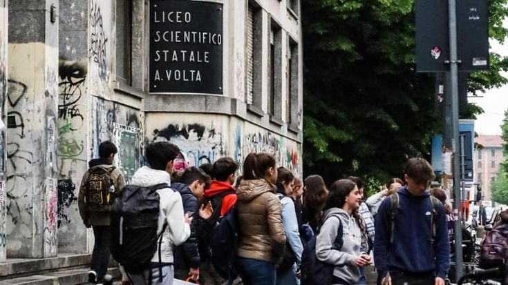 Rebus iscrizioni nei licei, più domande che posti. E c’è chi andrà fuori città