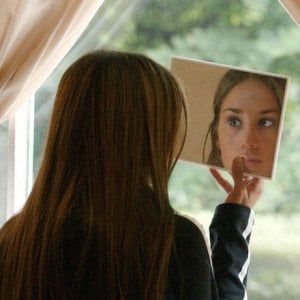 Hai l'acne? Potresti essere a rischio depressione
