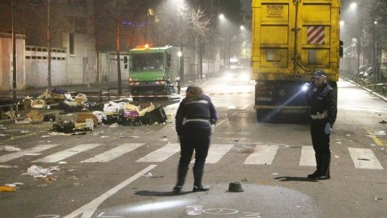 Milano, morto 91enne investito da un autocarro: il mezzo in zona vietata seguiva il navigatore 
