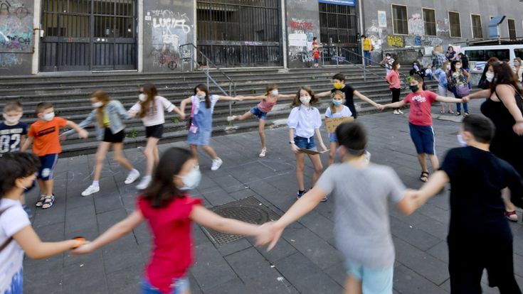 "Briciole alla scuola. Quei soldi non bastano a riaprire in sicurezza"