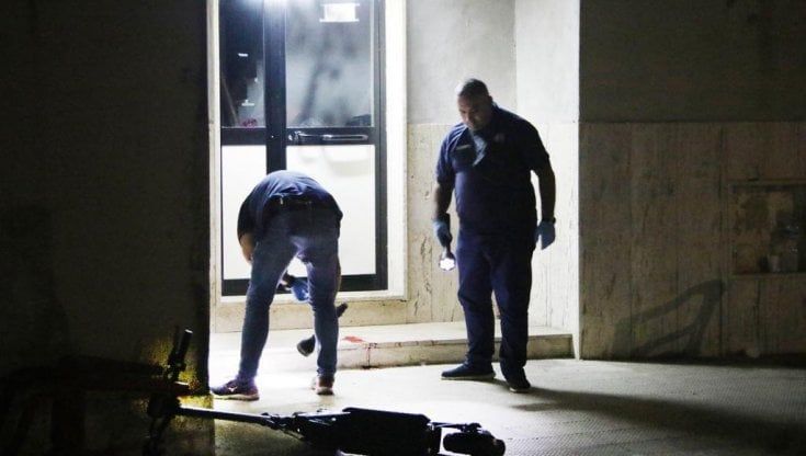 Bari, il fratello si pente e lui viene ucciso dopo pochi giorni: l'ipotesi di una vendetta dietro l'omicidio di Ivan Lopez