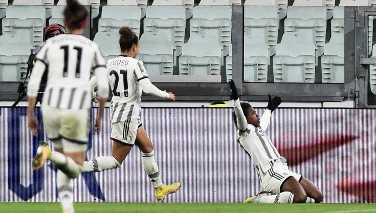 Juventus contro la violenza donne: un fischietto per abbattere il silenzio
