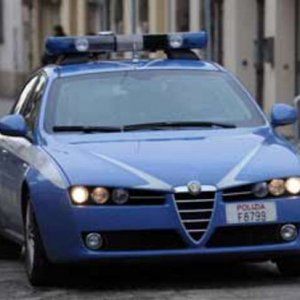 Prato, arrestato pedofilo seriale: le bimbe adescate per strada. Il questore alle famiglie: "Denunciate"