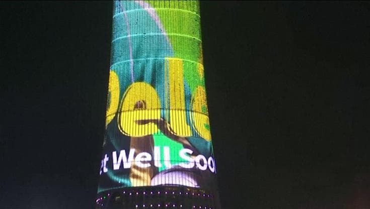 Mondiali Qatar, la Aspire Tower di Doha illuminata con gli auguri a Pelé