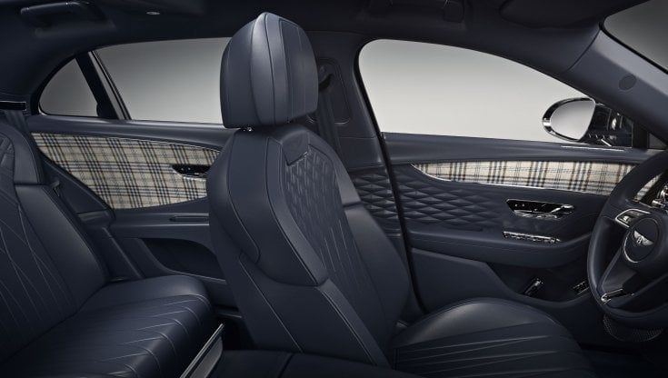 Bentley, il tocco british con il tweed
