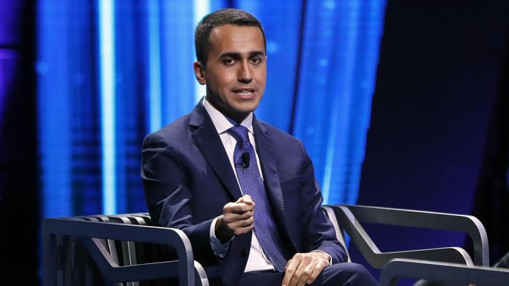 Di Maio arruola un comandante dei carabinieri forestali: l'ira della Difesa 