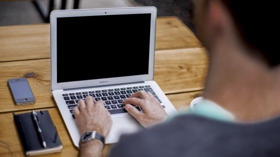 Cyberbullismo, lo spot della Regione Campania: i ragazzi protagonisti