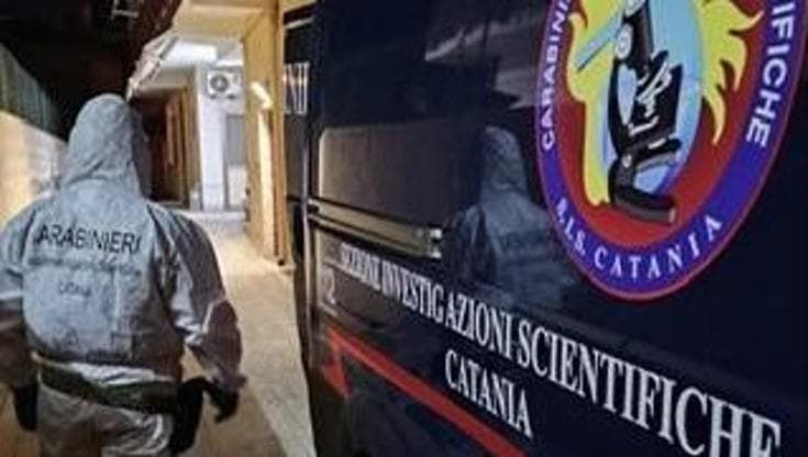 Picchia violentemente la moglie, 53enne arrestato per tentato femminicidio nel Catanese