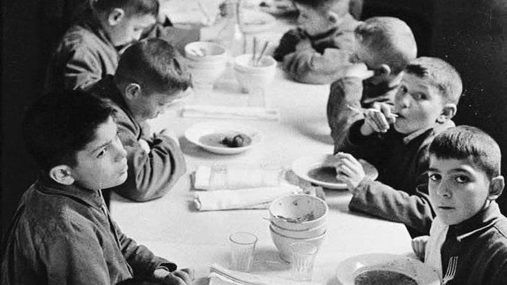 I ricordi social del Martinitt: gli agrumi da sbucciare a pranzo e cena per creare il Mandarinetto
