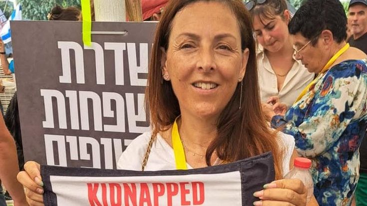 La mamma dell’ostaggio: “Il governo dica se liberarli è una priorità”