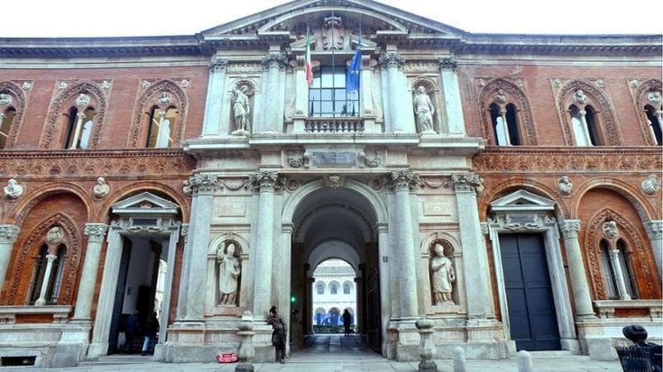 Perseguita compagna di studi alla Statale: “Mi seguiva dappertutto”. Divieto di avvicinamento
