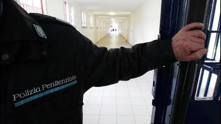 Torture al carcere di San Gimignano: condanna annullata per 10 agenti, il caso torna in Appello
