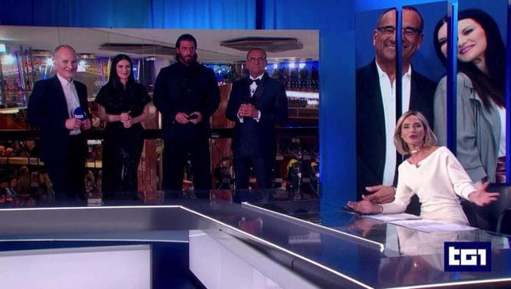 Il disturbatore Paolini irrompe al Tg1: "Conti bisex". Lui replica: "Il mio tipo è Laura Pausini"