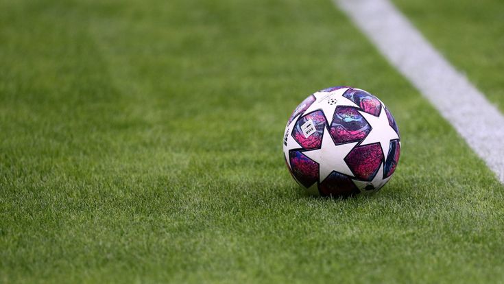 Il pallone al tempo del coronavirus: da oggetto del desiderio a pericolo