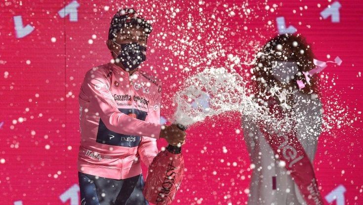 Giro d'Italia, dall'Alpi a Sicilia dovunque è Bernal: "È come un figlio"