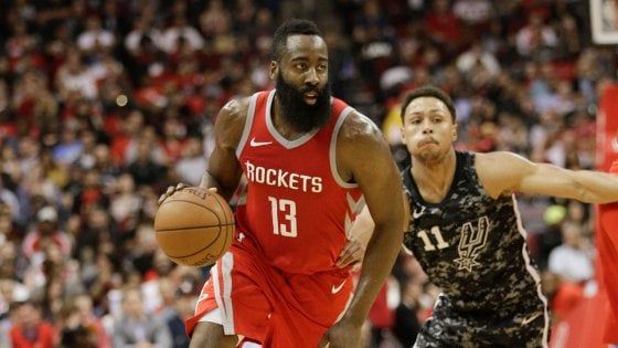 Basket, Nba: Houston spazza via San Antonio, Portland da 10 e lode